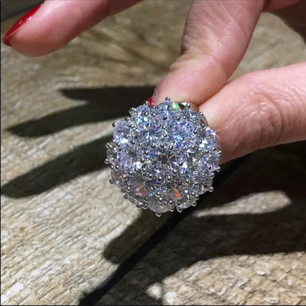 New 925 Silver Flower Diamonds Ring - Picture 3 of 7